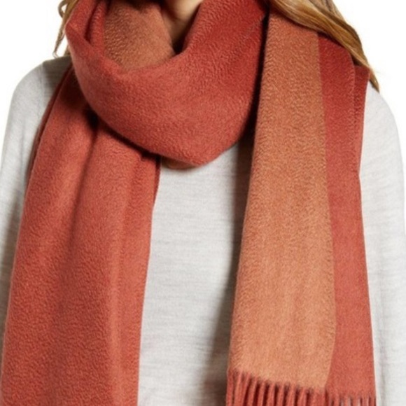 Halogen 100% Cashmere Wrap Scarf Blanket w/Fringe - Picture 3 of 5